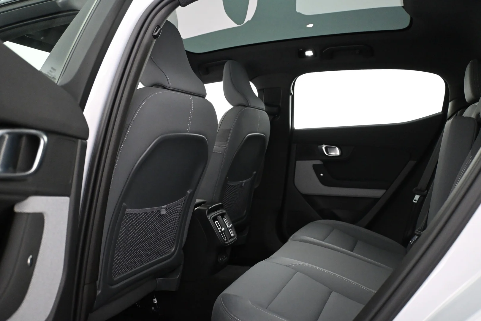 Car Image - 1F7BIIPDEyoNdLXF9jRNre