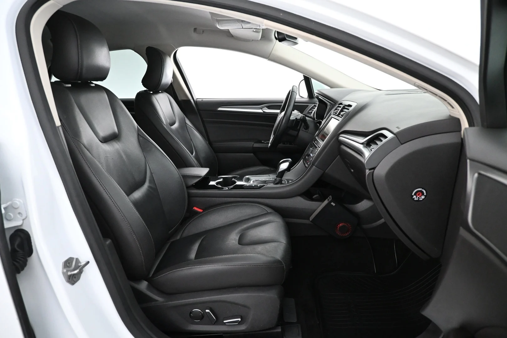 Car Image - 5UVAUqT11FlILuc0FyBgv0