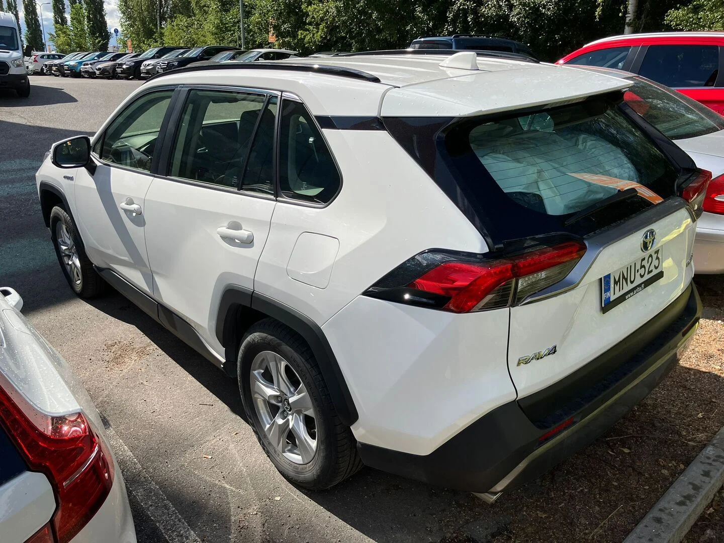 Car Image - 1URslV15dn1lADwKptylGb