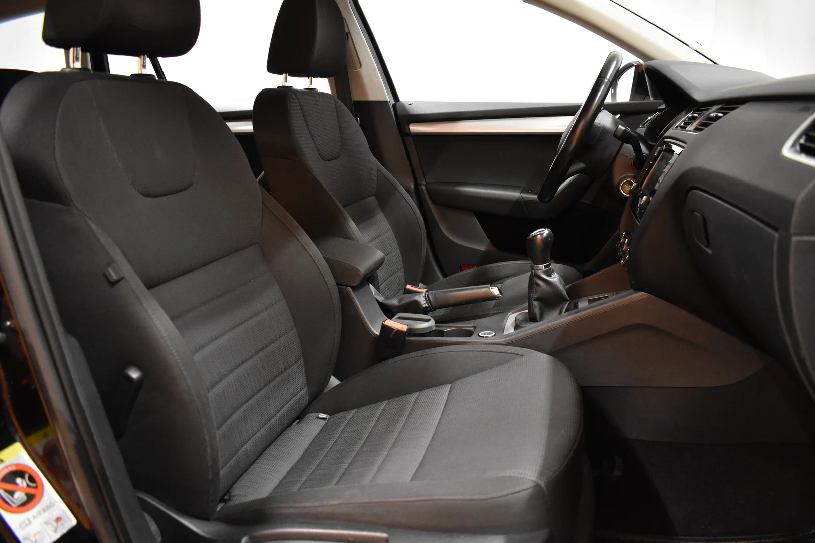 Car Image - 3I65Oqm6F3ZnylpySXjcoQ