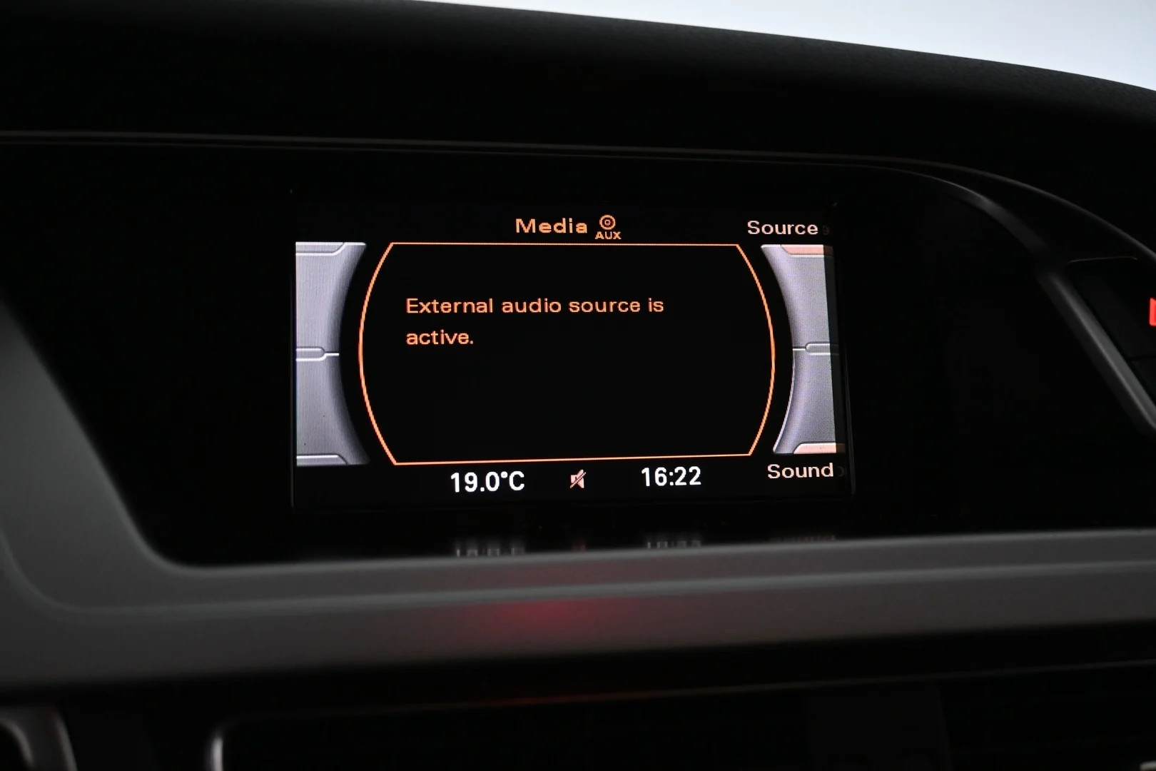 Car Image - 4pQicTjzYQ6qM6nzrv2pdI