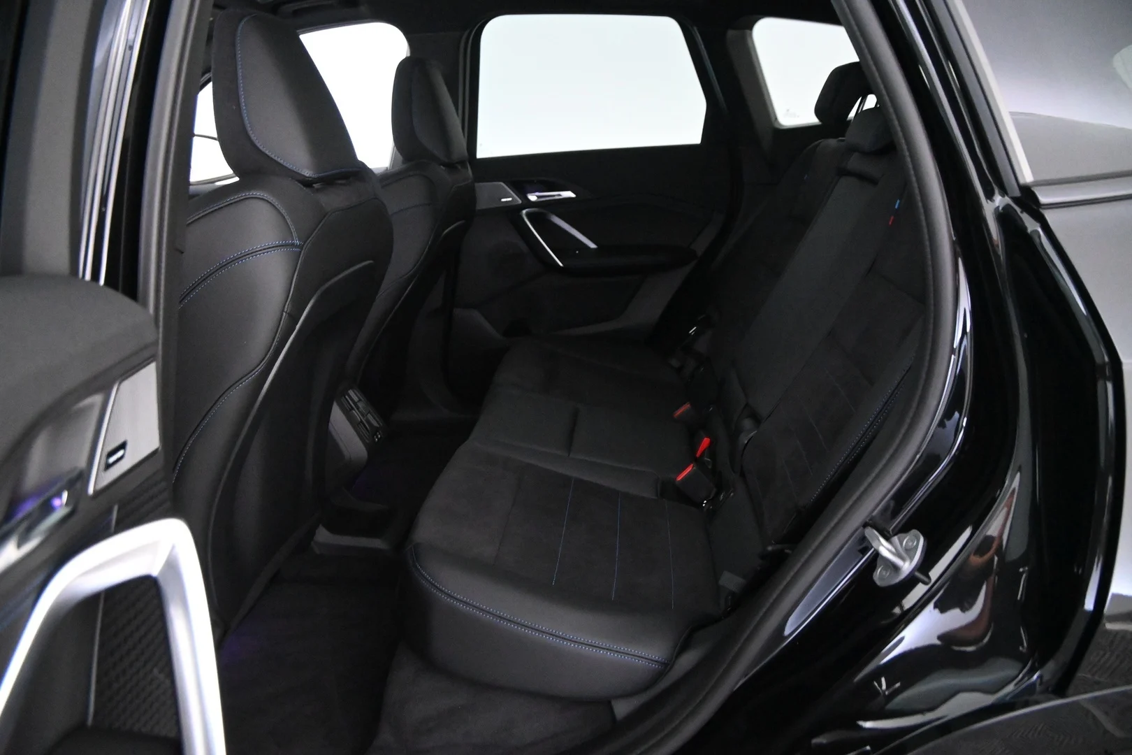 Car Image - 5vb3LWOwoHeMgRoJ5xcKcq