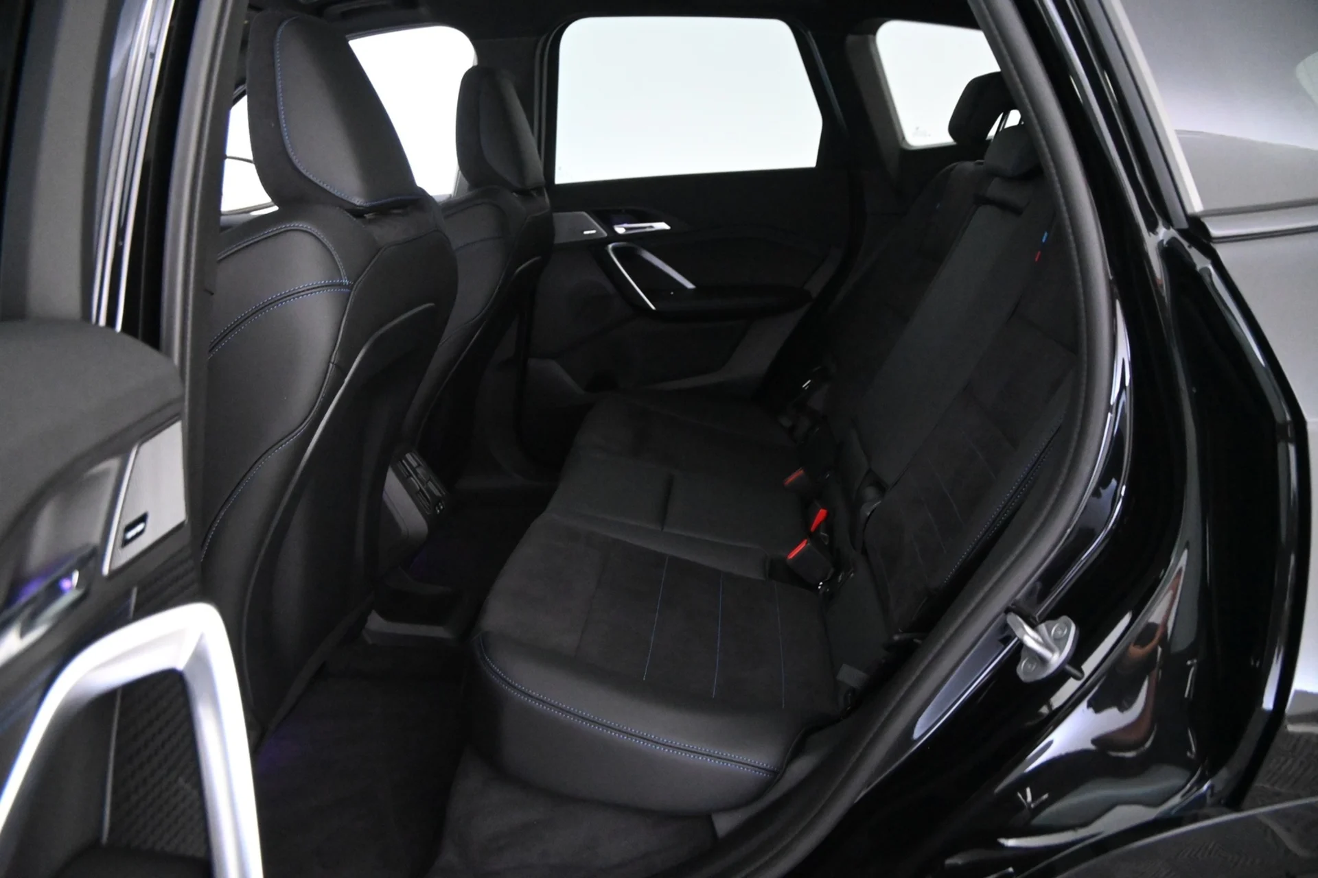 Car Image - 5vb3LWOwoHeMgRoJ5xcKcq