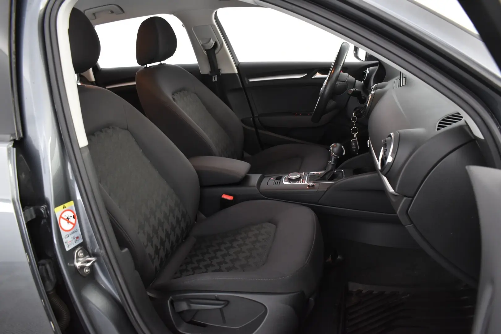 Car Image - 1natdA3P9WkRtnJsbG4v5N