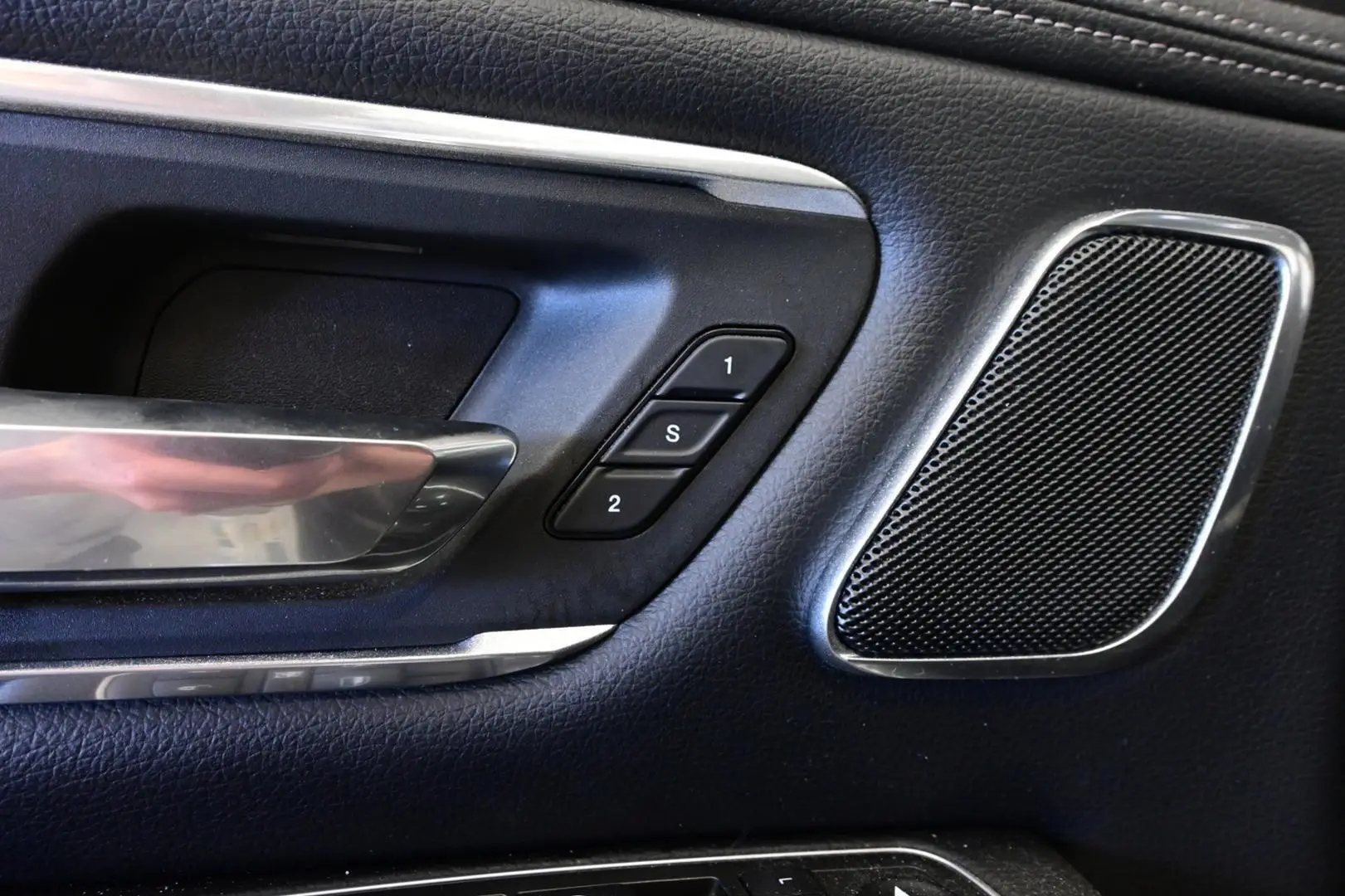 Car Image - 2oEDmYI3U4z6N8g3znNxXC