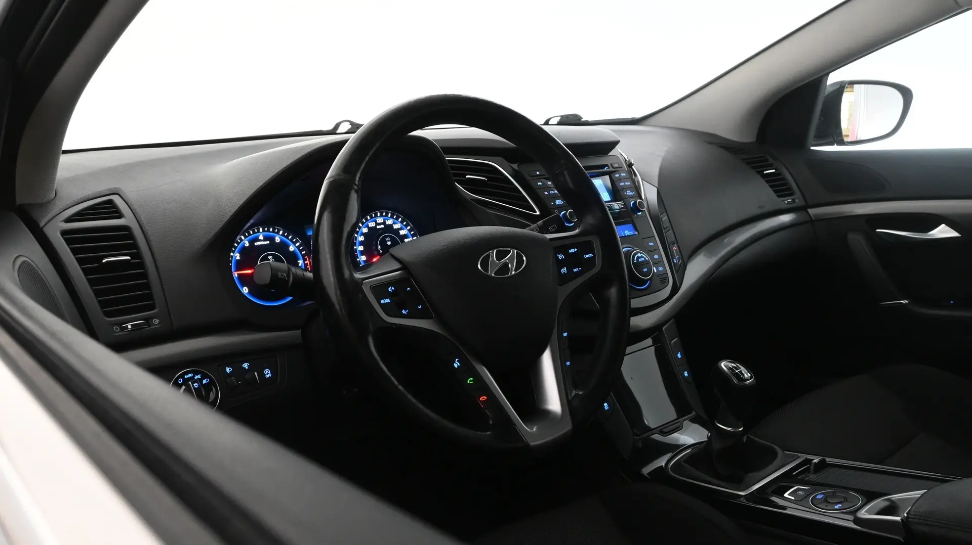 Car Image - 4jtwP0j0pJrJZrlOS2t3J