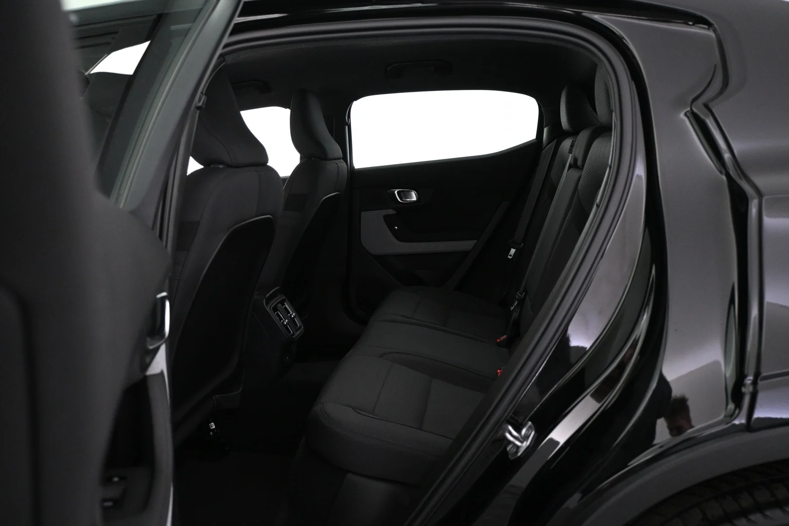 Car Image - 4I2KUS3kYxvm9J5lK5CHmW