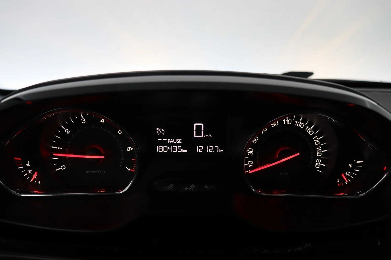 Car Image - 1Q6L3dkXDxAHghwNngaJ67