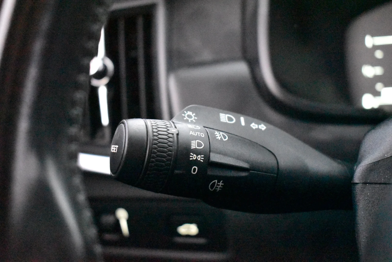 Car Image - 2JSwIwuMrkpsxgmcRd2tkH