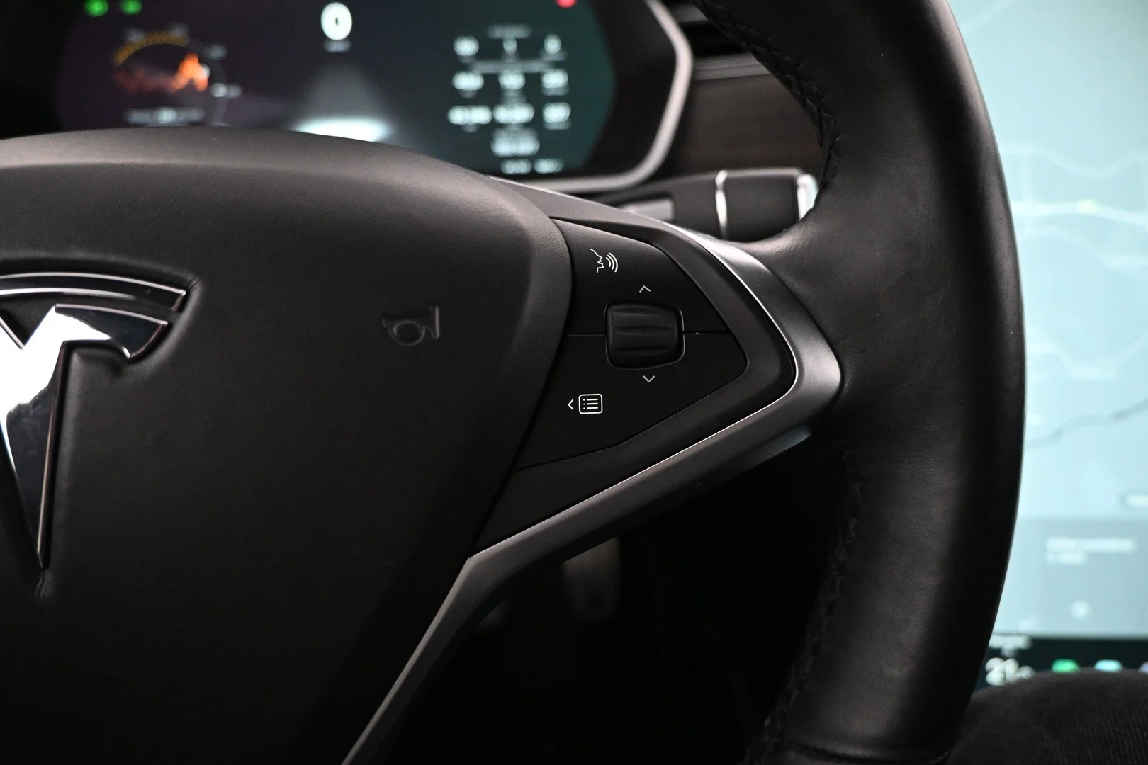 Car Image - 7fcB6kdy30sHeLYBLiplpr