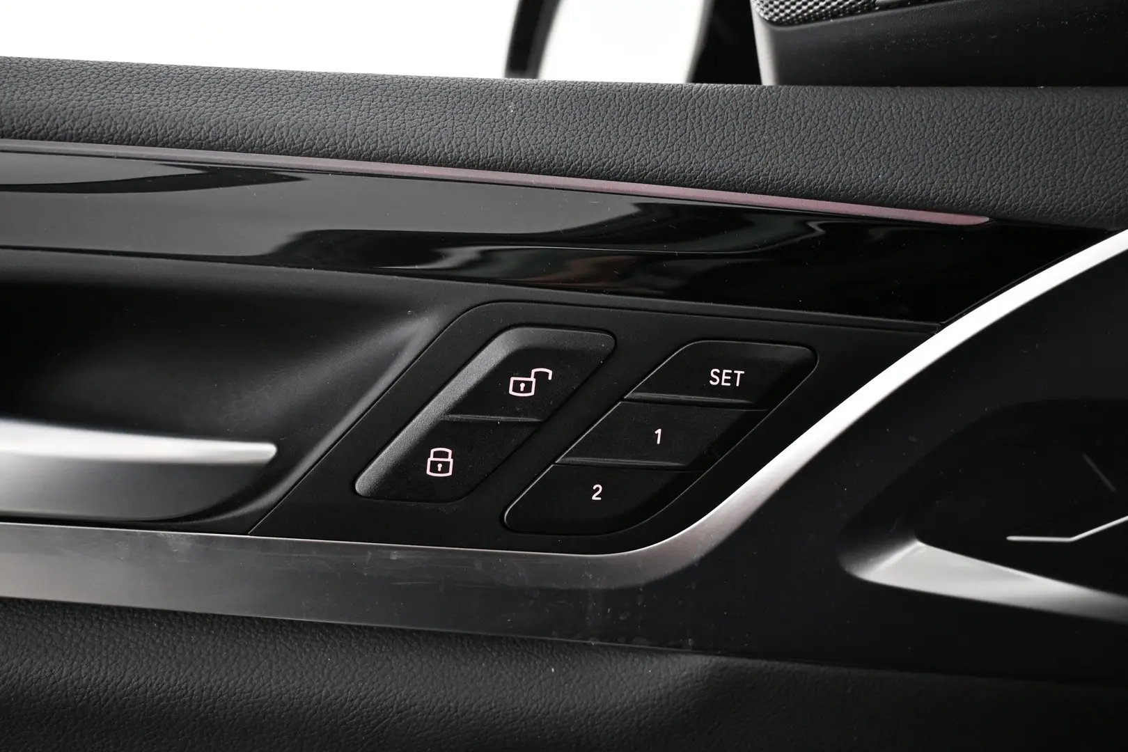Car Image - 4inOrPzln1GFfxfyTUN3vI