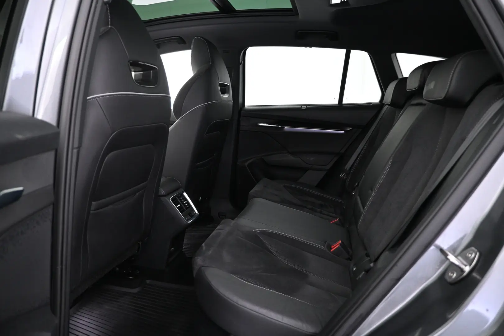Car Image - 41FhQvNMC29ijJHXqPp1nd
