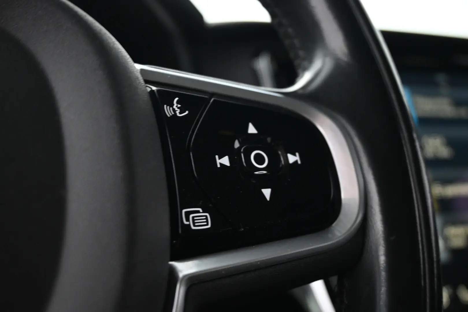 Car Image - 1lEqSXzGEwqiELnFJ6QOpJ