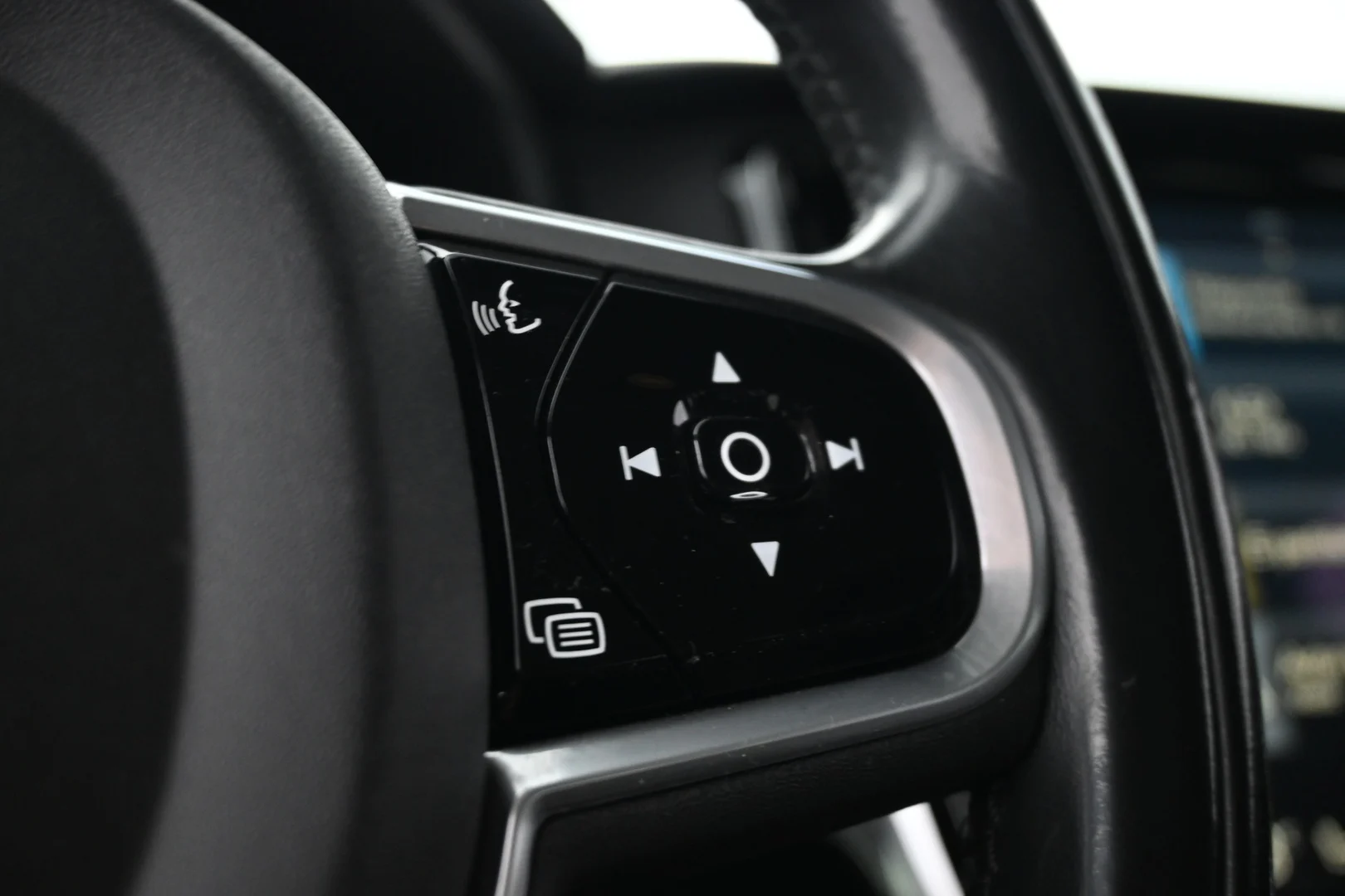 Car Image - 1lEqSXzGEwqiELnFJ6QOpJ