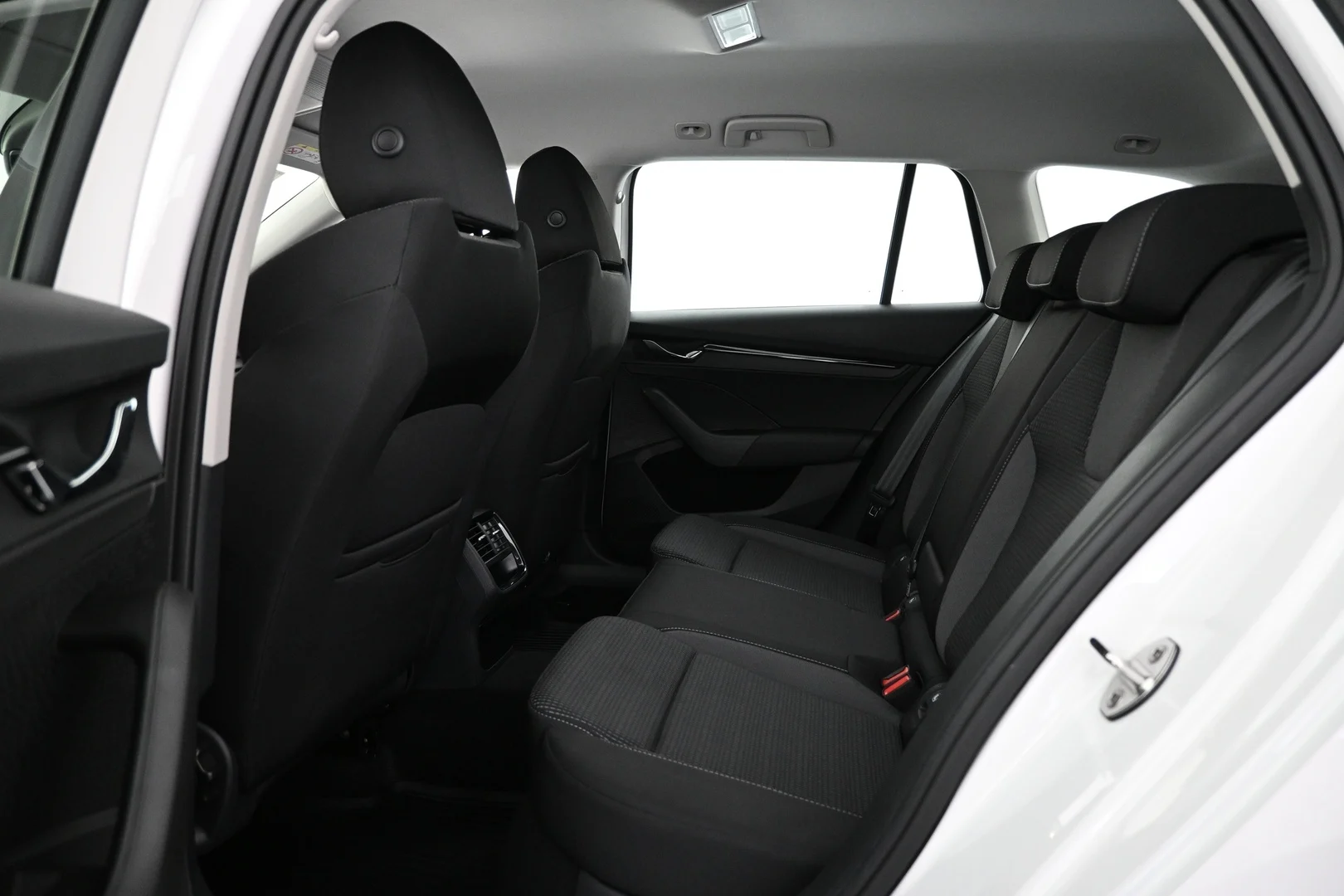 Car Image - 6BYWmYs41c2nwPl1UIVwXF