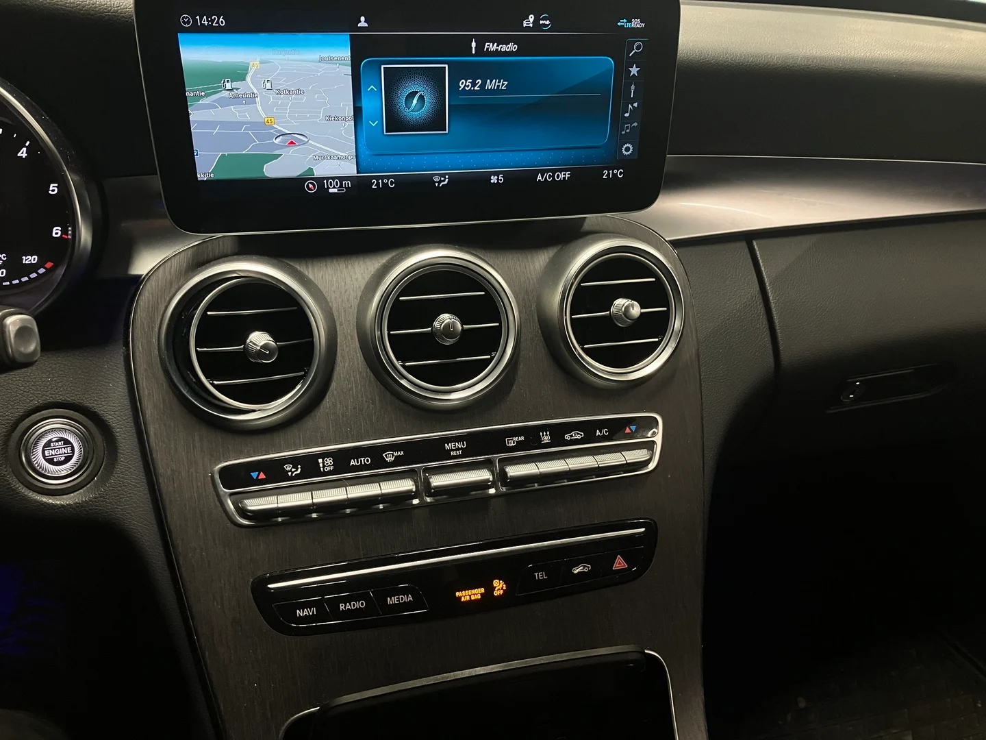 Car Image - 2SVhf3pDFkW1G2uwwxS7N9