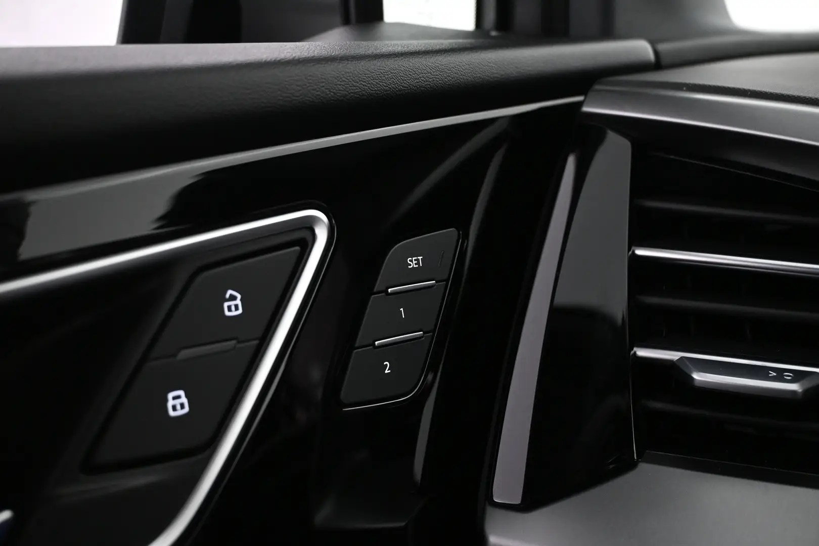 Car Image - 7mKBLblxixj4YSYkFSJbcx