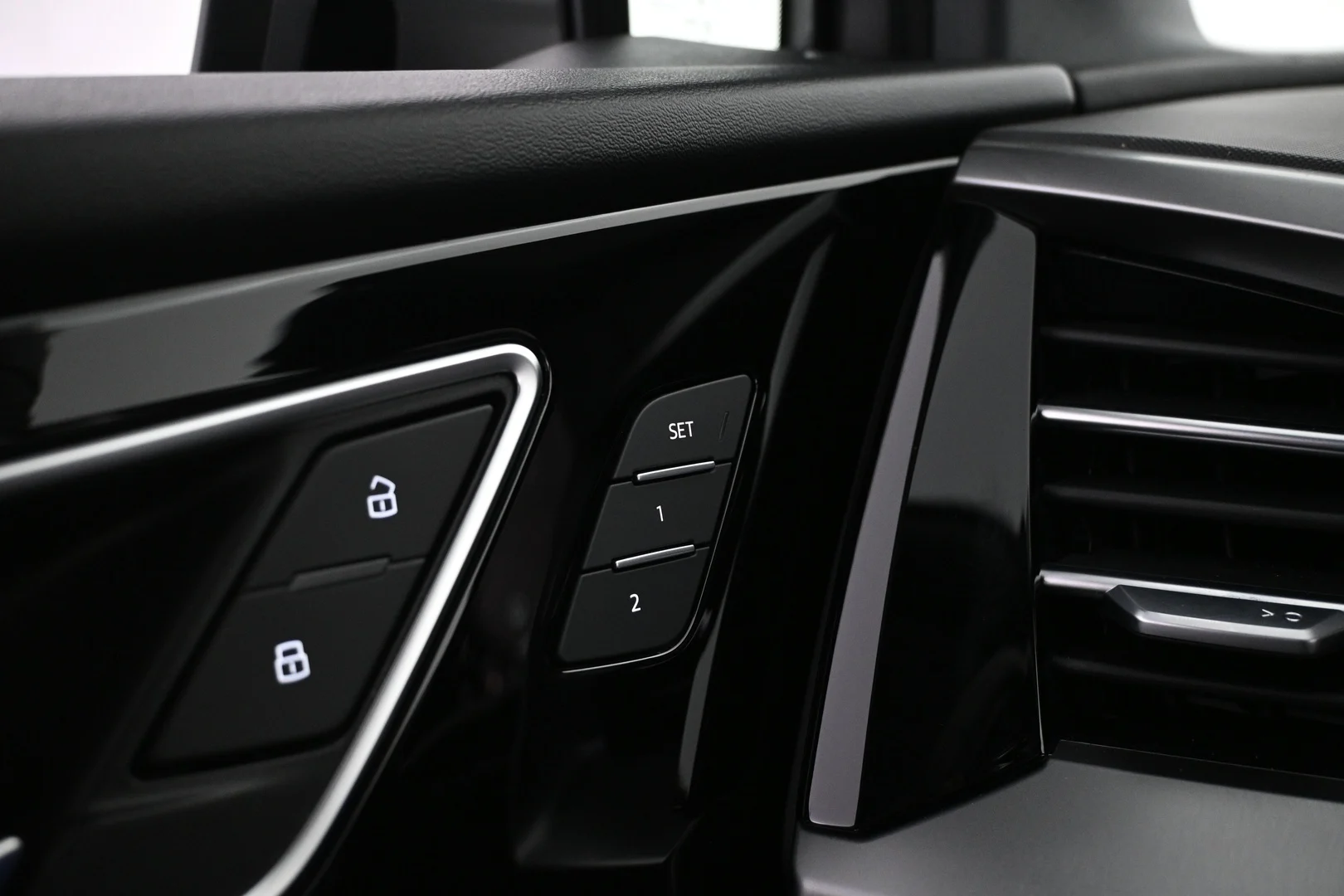 Car Image - 7mKBLblxixj4YSYkFSJbcx