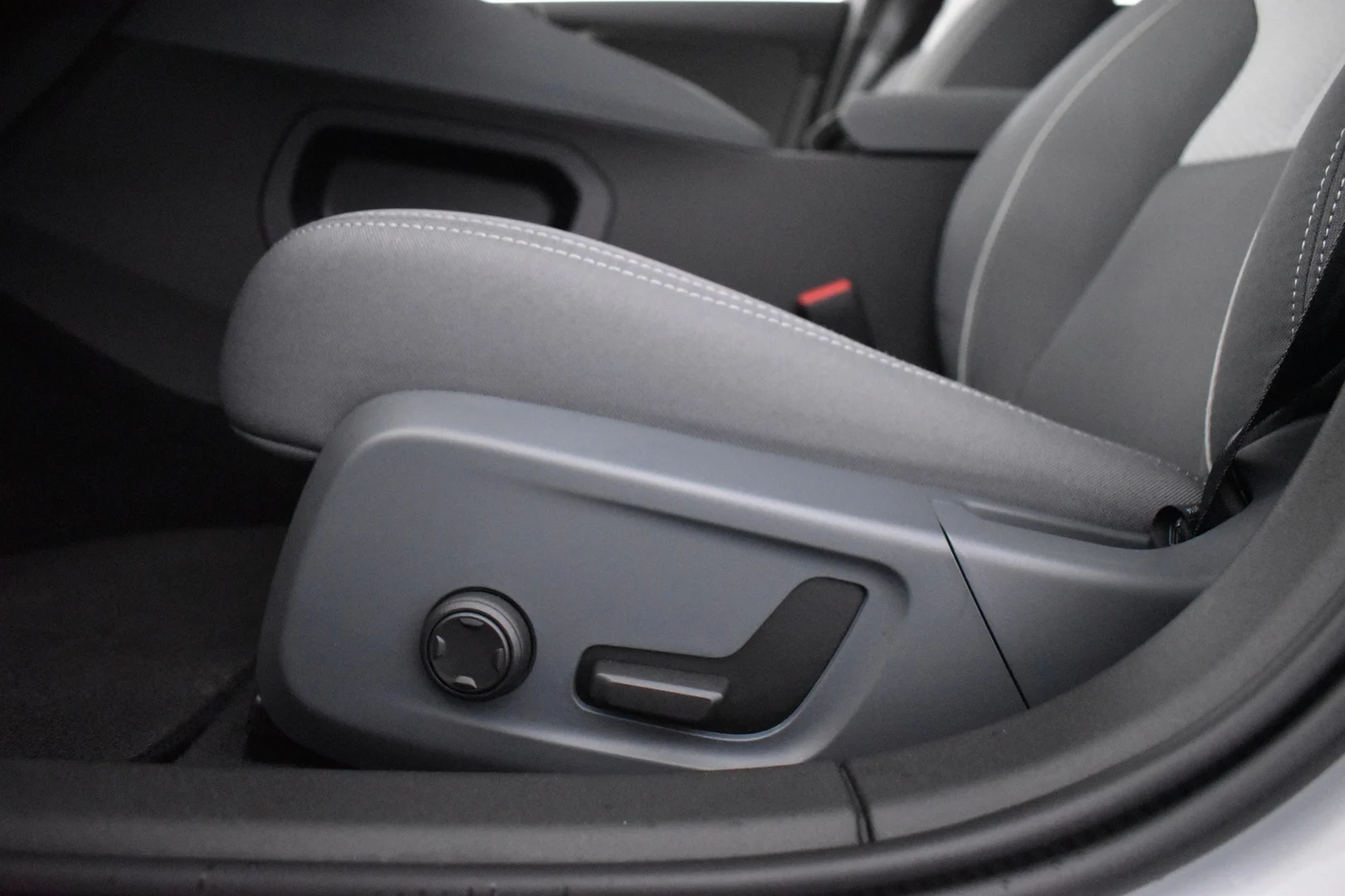 Car Image - 43NUfpsCRCCAtP2AJ4nMze