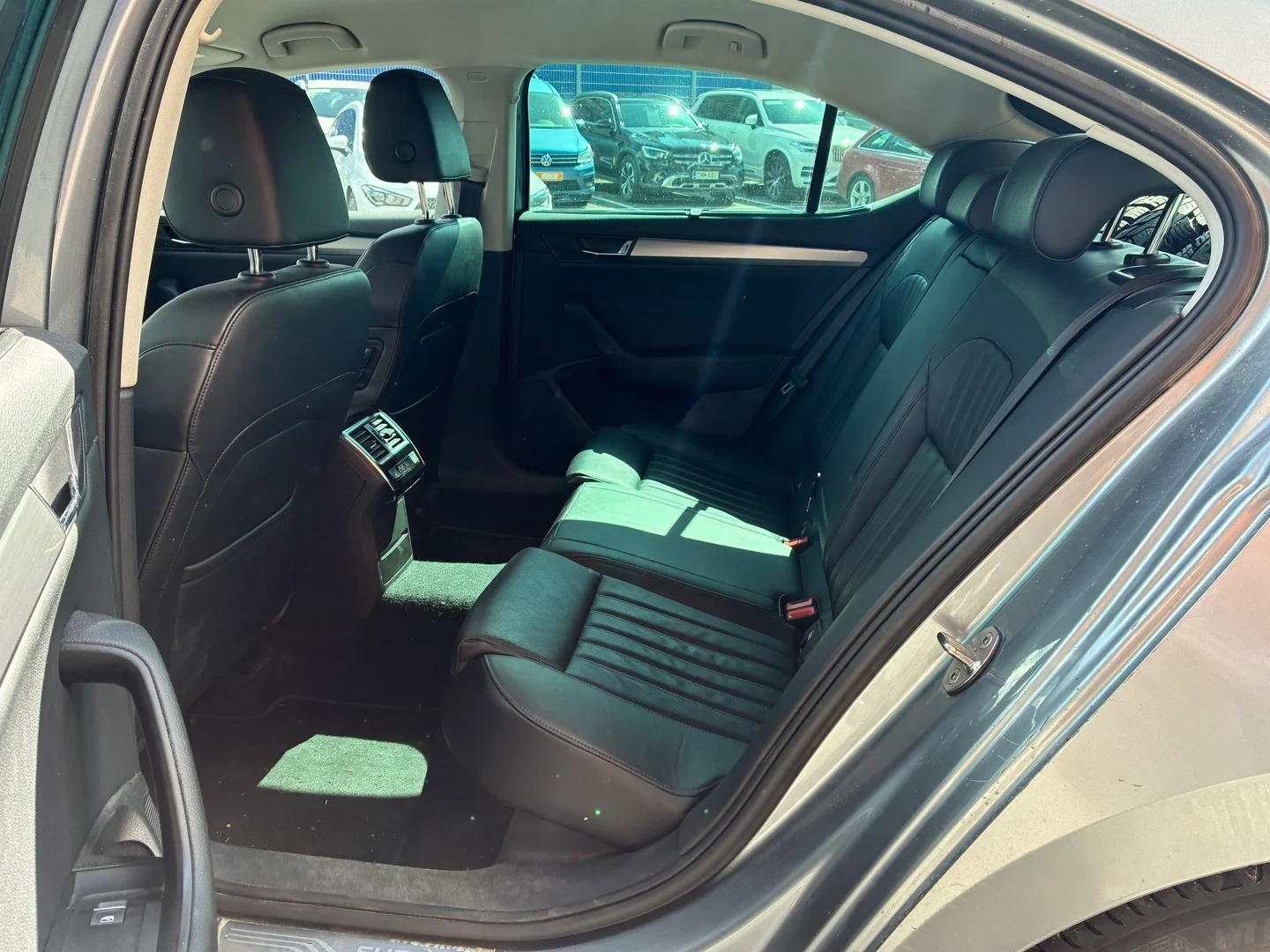 Car Image - 4qRZ4D4Fl34h0bONqyzTJV