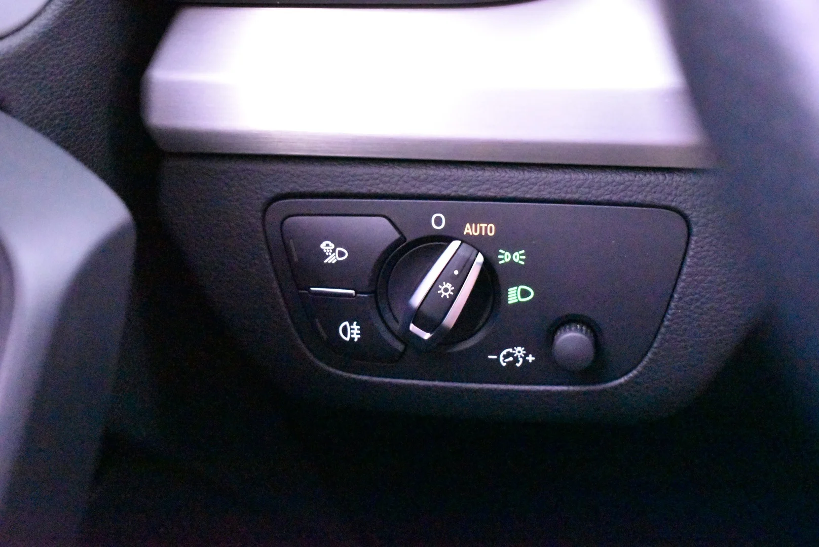 Car Image - 4LrhCw6ytbHGItGXptBhhN