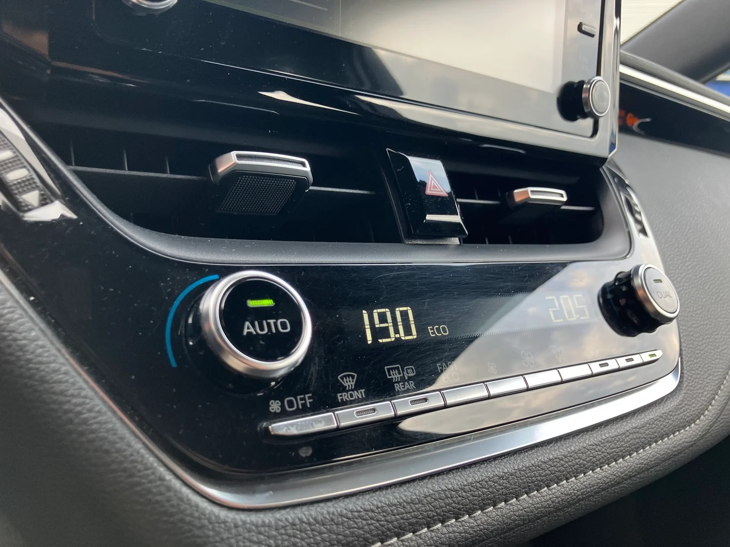 Car Image - 6Q3prRgSuxOZANHtok3jxX
