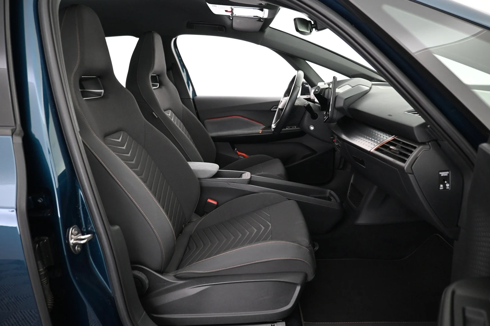 Car Image - 3THDohmwobnJBFyquYt0kX