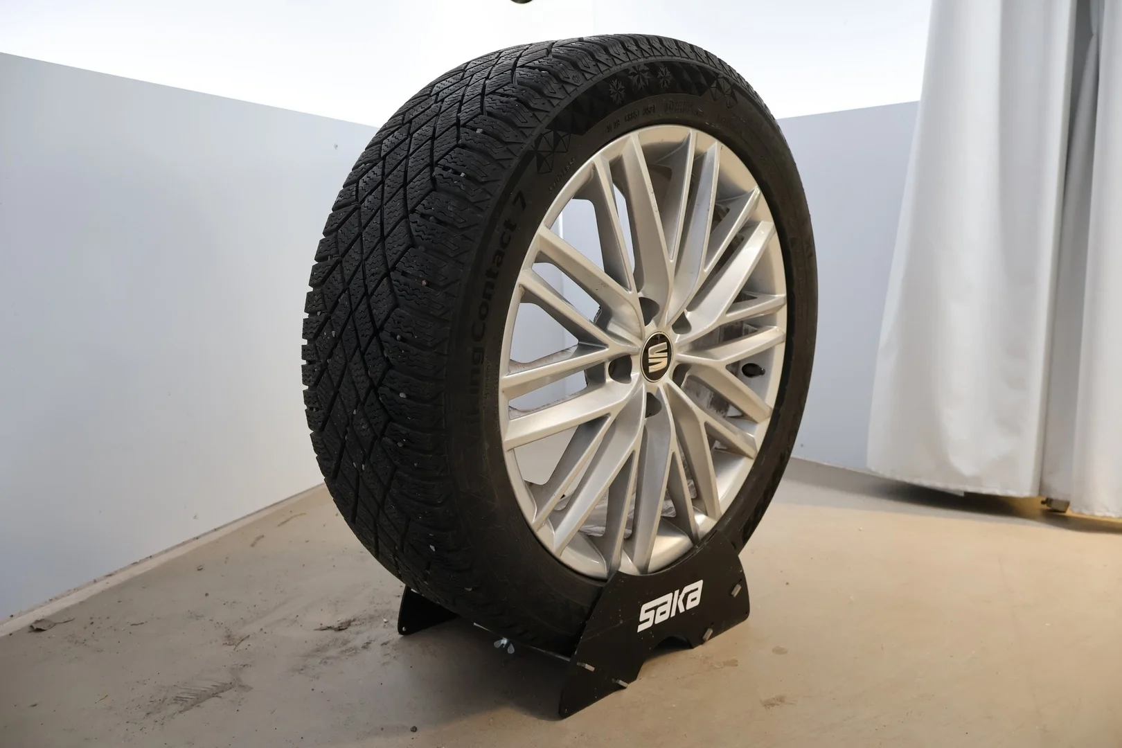 Car Image - 5Mt2J6OYaEaAebUqfmdDc9