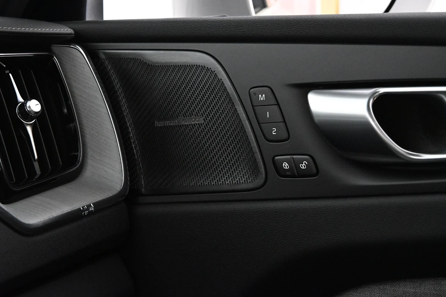 Car Image - 1FSL5YJtvMY9vkgj9ZUYGh