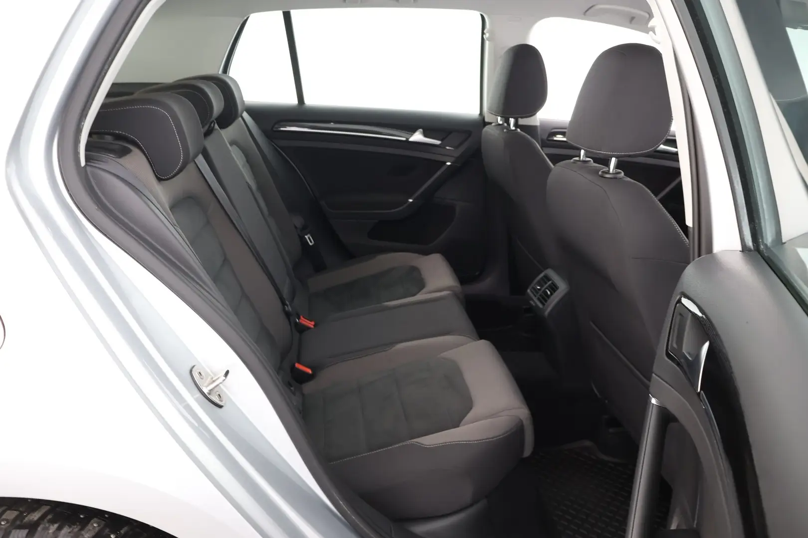 Car Image - 4EFoDguWFozAYE1t16SuRB