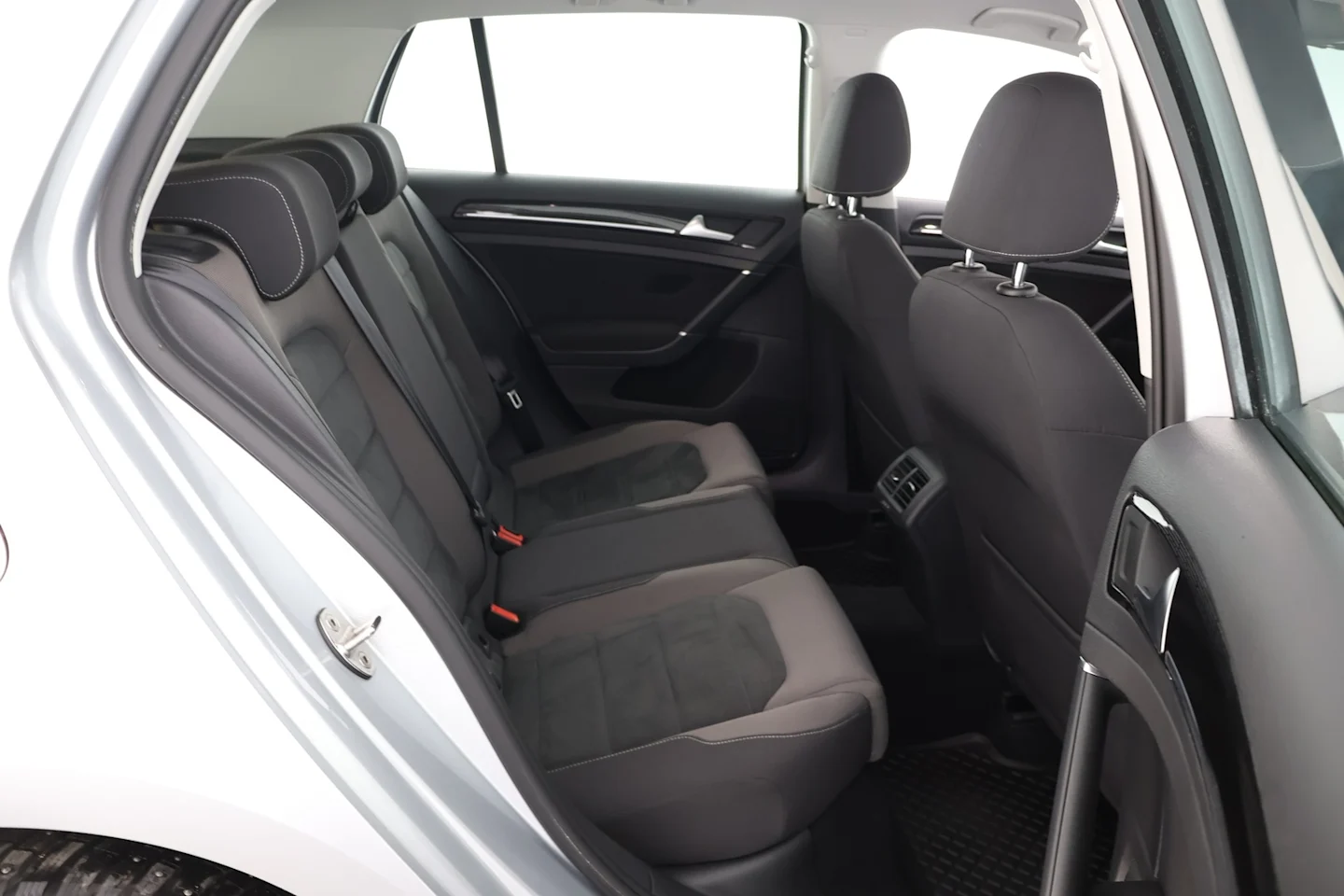 Car Image - 4EFoDguWFozAYE1t16SuRB