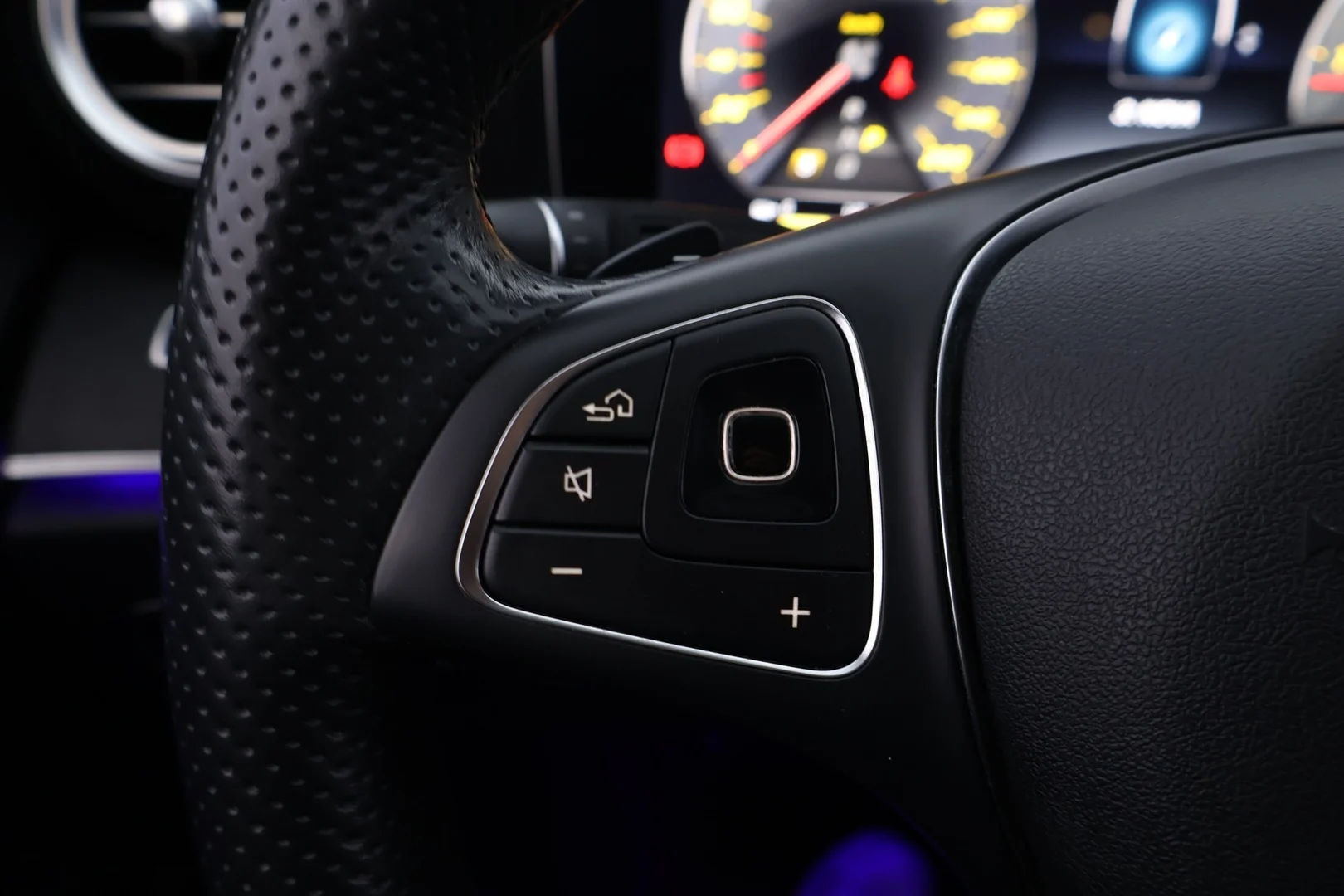 Car Image - 6BUIL2Gk1aOxSQ5cLnuMyO