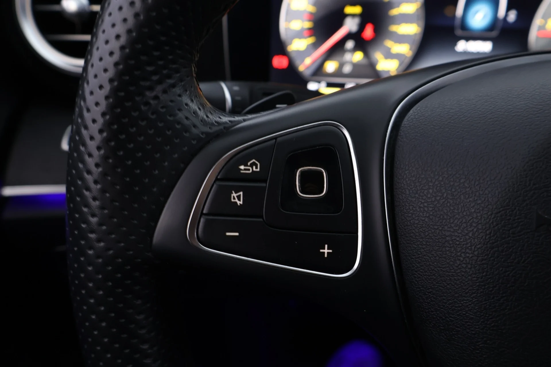 Car Image - 6BUIL2Gk1aOxSQ5cLnuMyO