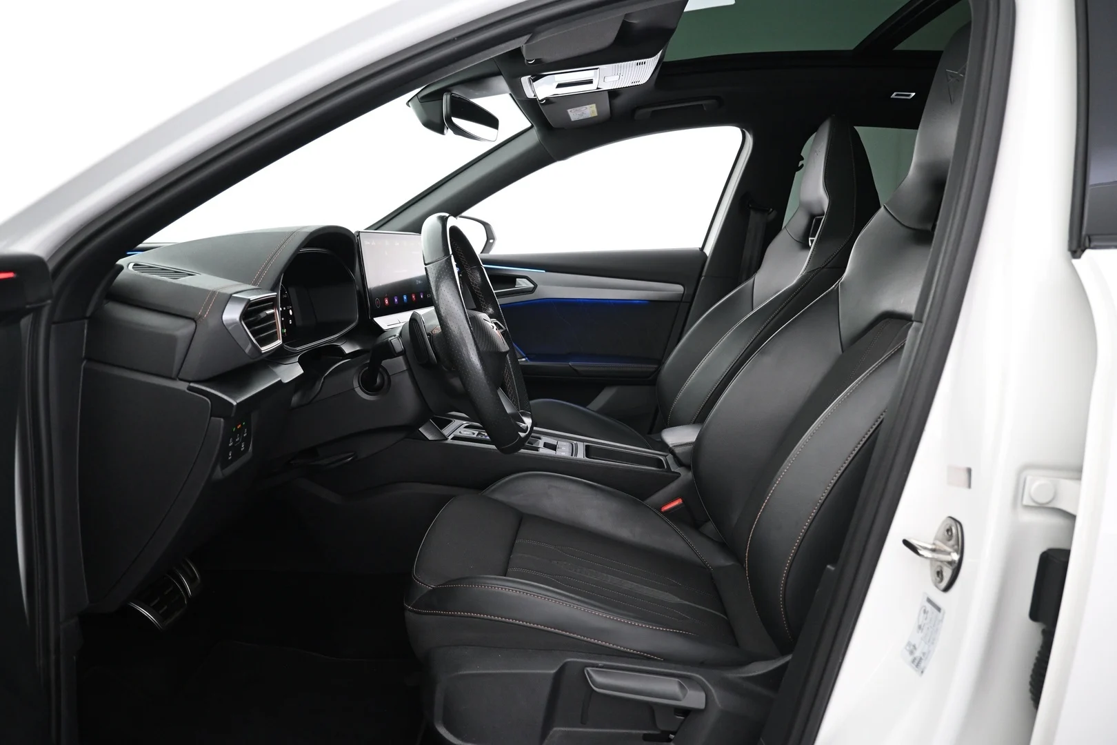 Car Image - R9vmEf8nF30Qezmnn54Q3