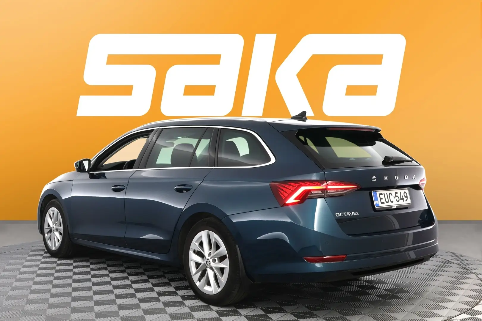 Car Image - 3quGSsFFB9dXdDe9BsKdcb