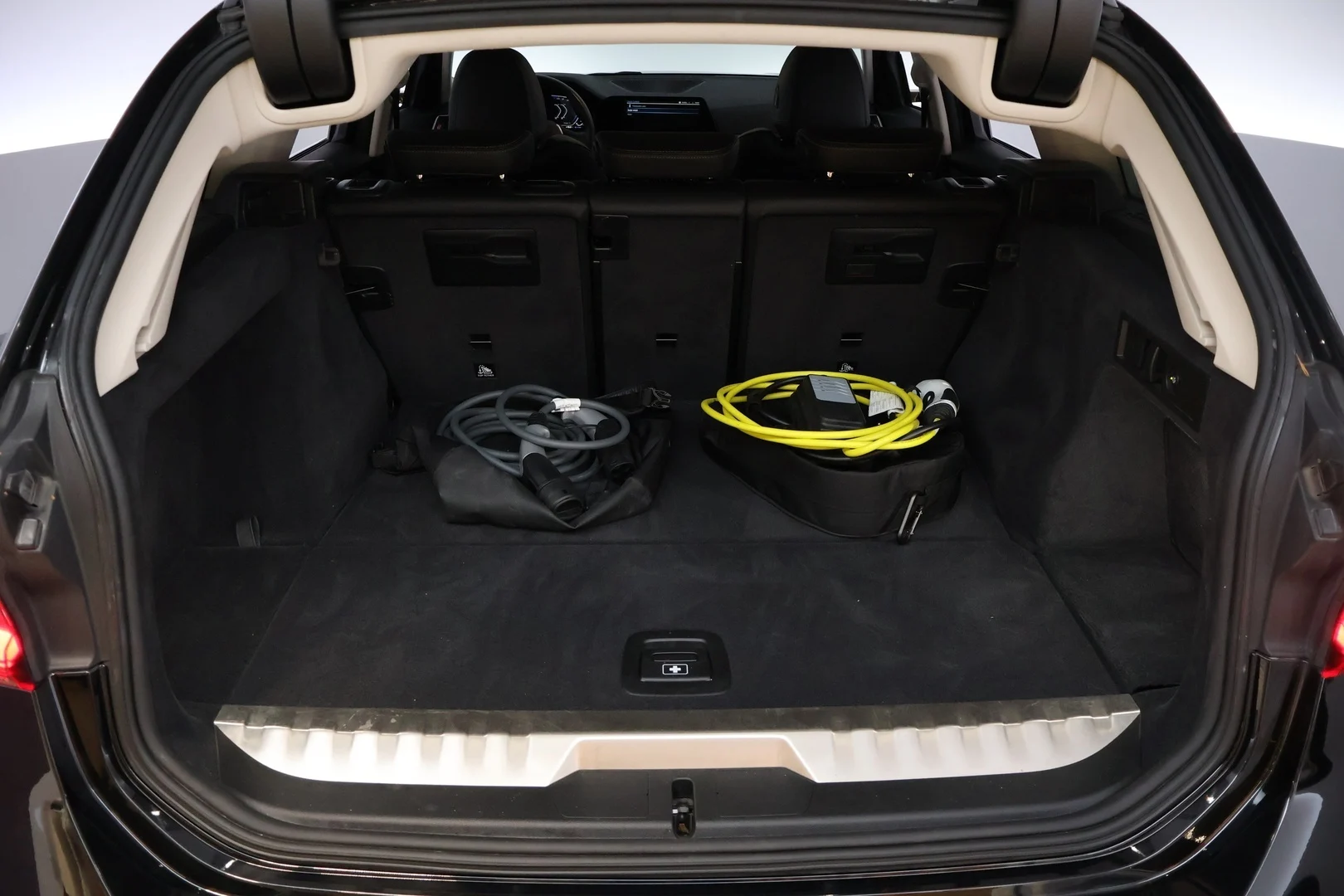 Car Image - 6Py0nrgNpr0xV5i7Jm2yRh