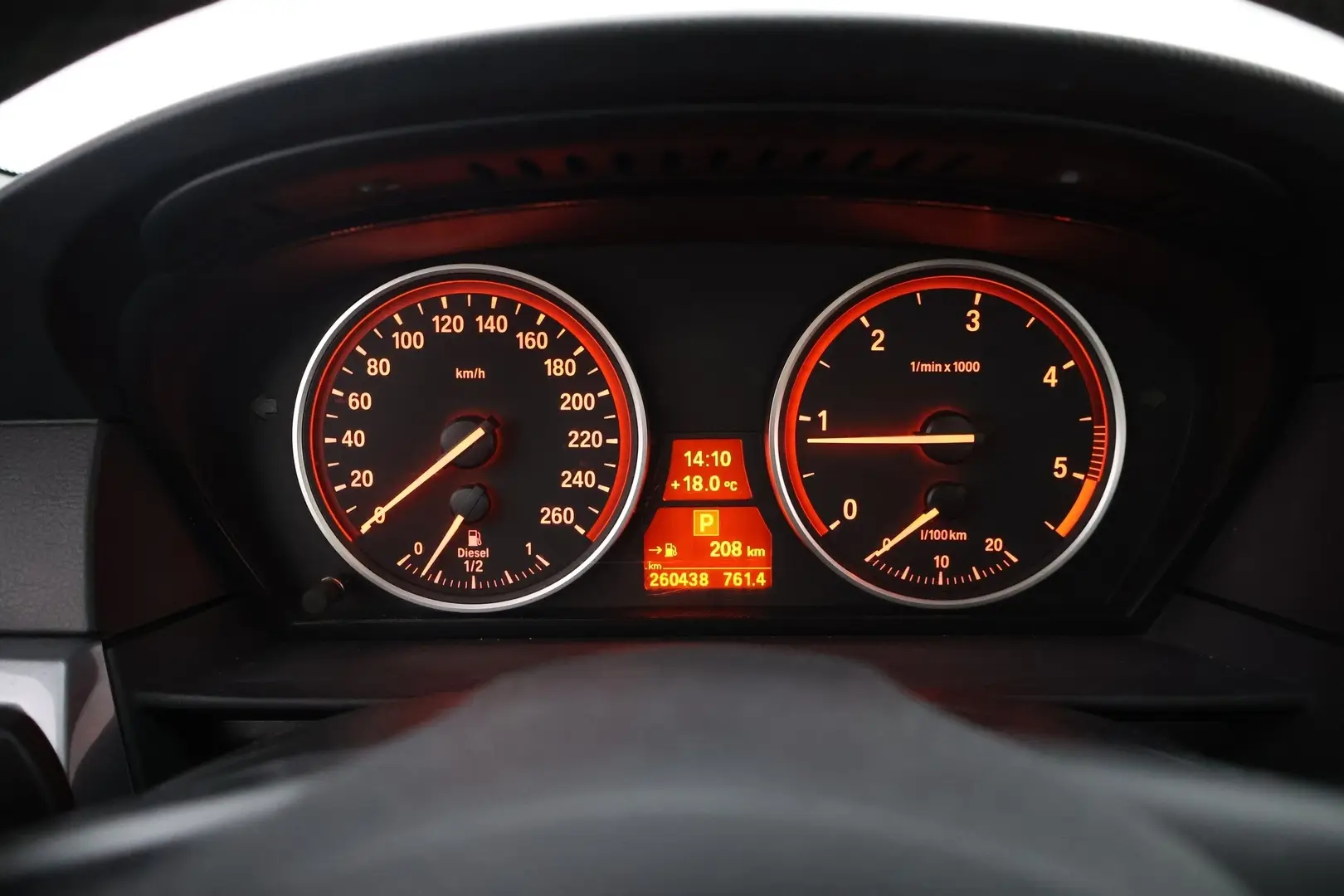 Car Image - 8kTN42r3JTpYHMjQ8x1bT
