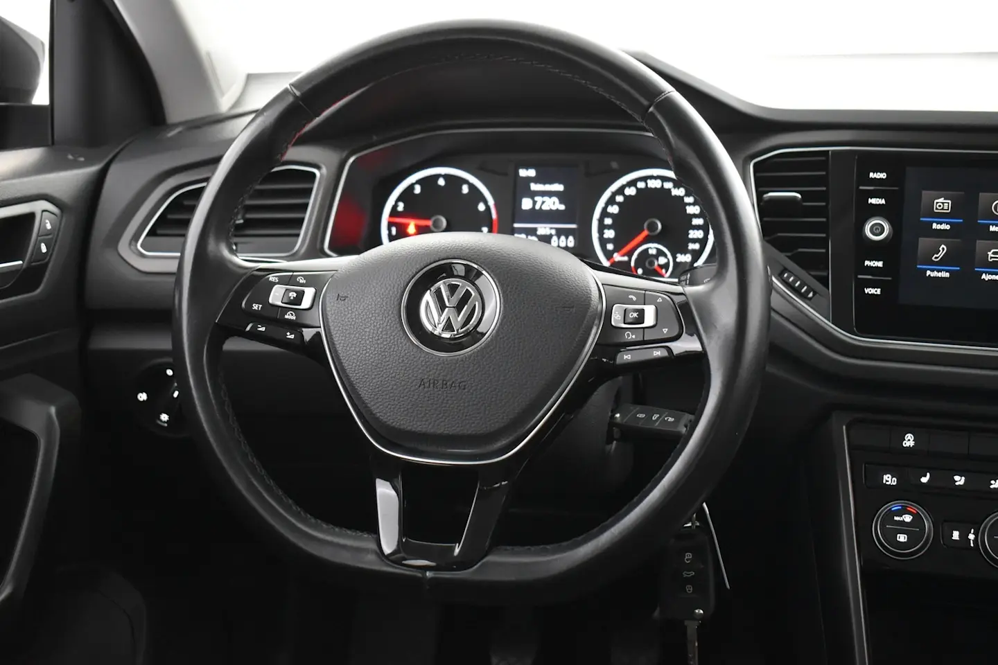 Car Image - 2kiwHKR5TmNsJbwwJdTpy2