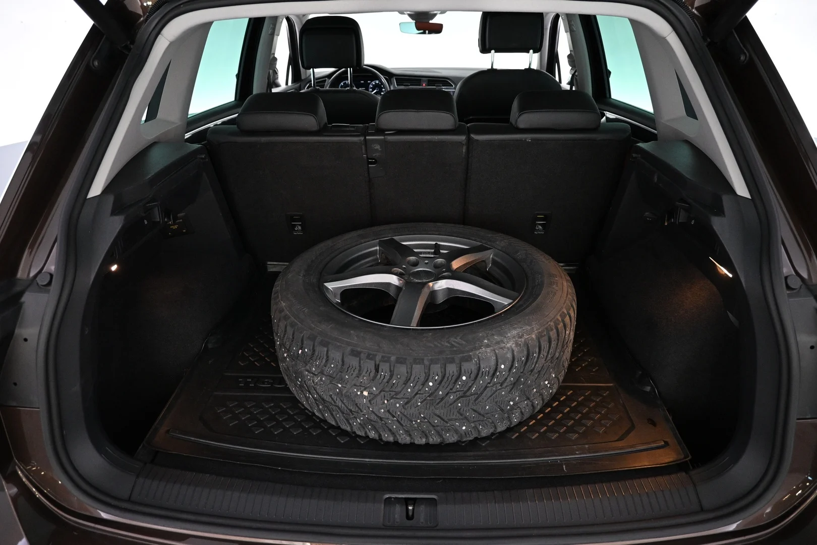 Car Image - 5iuyiGEoBrC00B5TP2bWYg