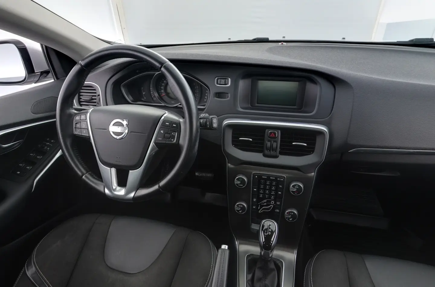 Car Image - 3bEUnd80754nBhfuHwWw1I