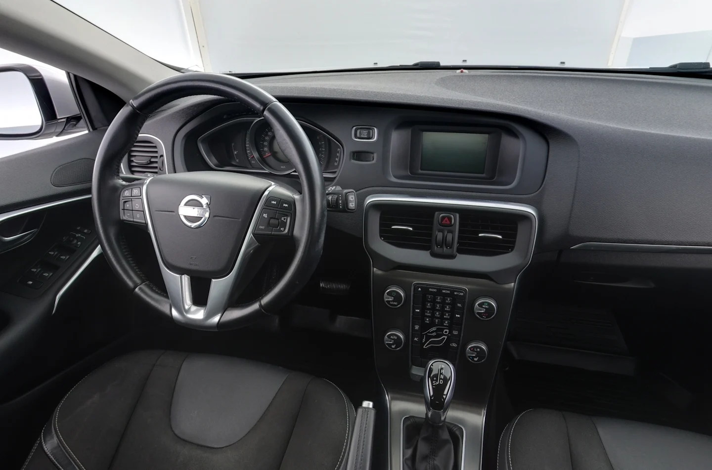 Car Image - 3bEUnd80754nBhfuHwWw1I