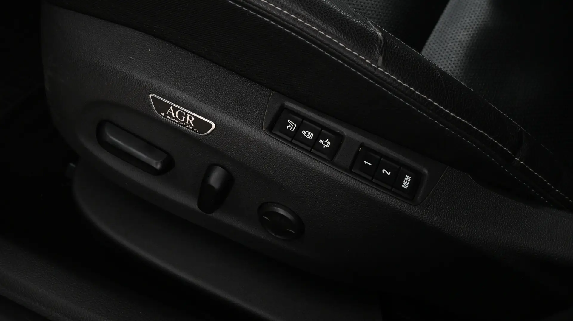 Car Image - 7w1HkwvMwyK6uYMGt5WtCa