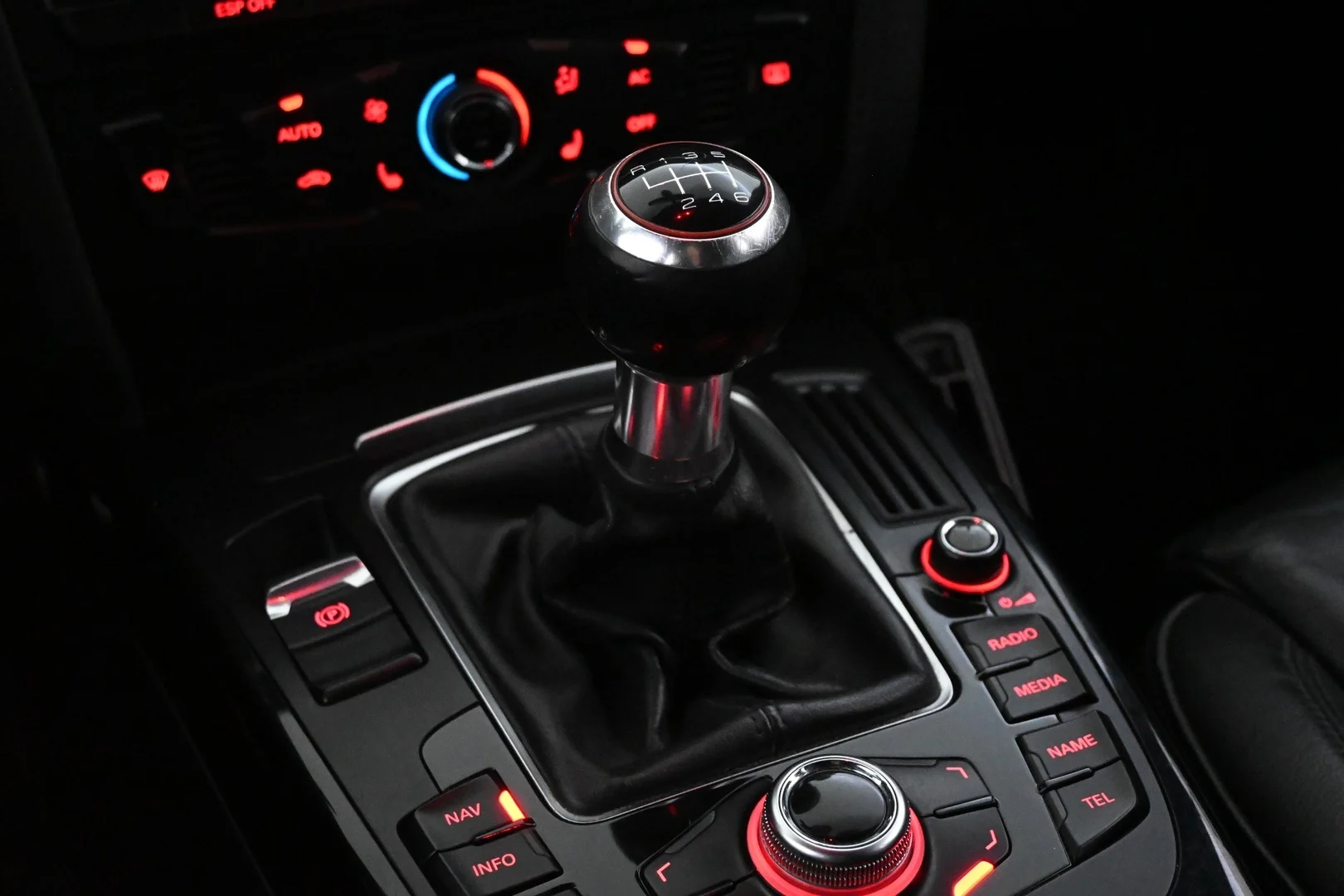 Car Image - 6tALNkhygMrINSlggcyJNb