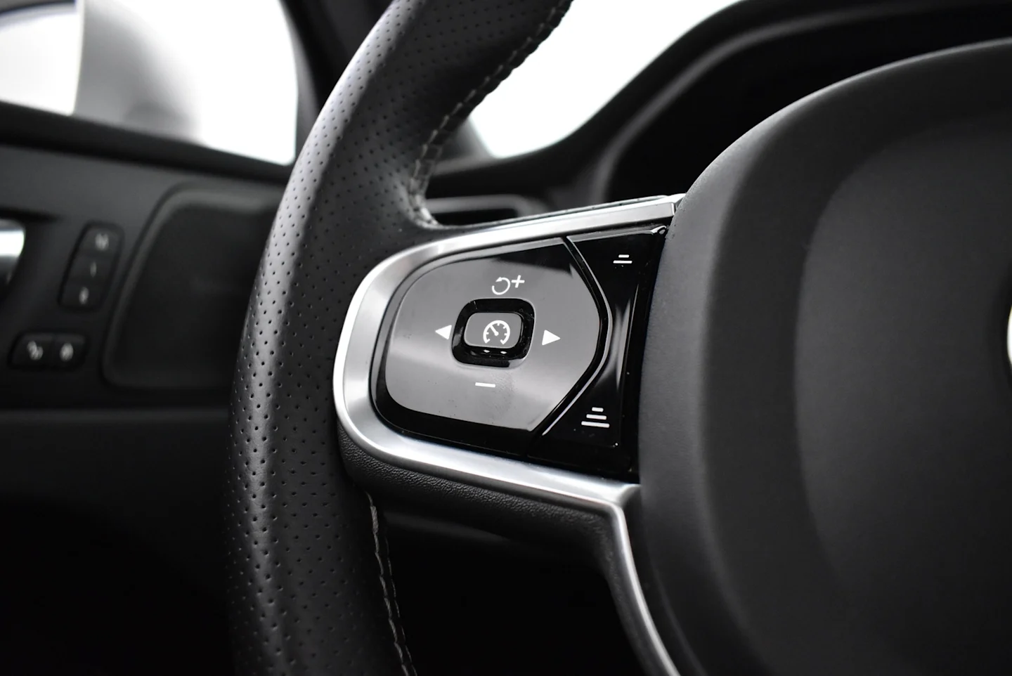 Car Image - 7FLGHfL5KuT5KIyzwWPlTt