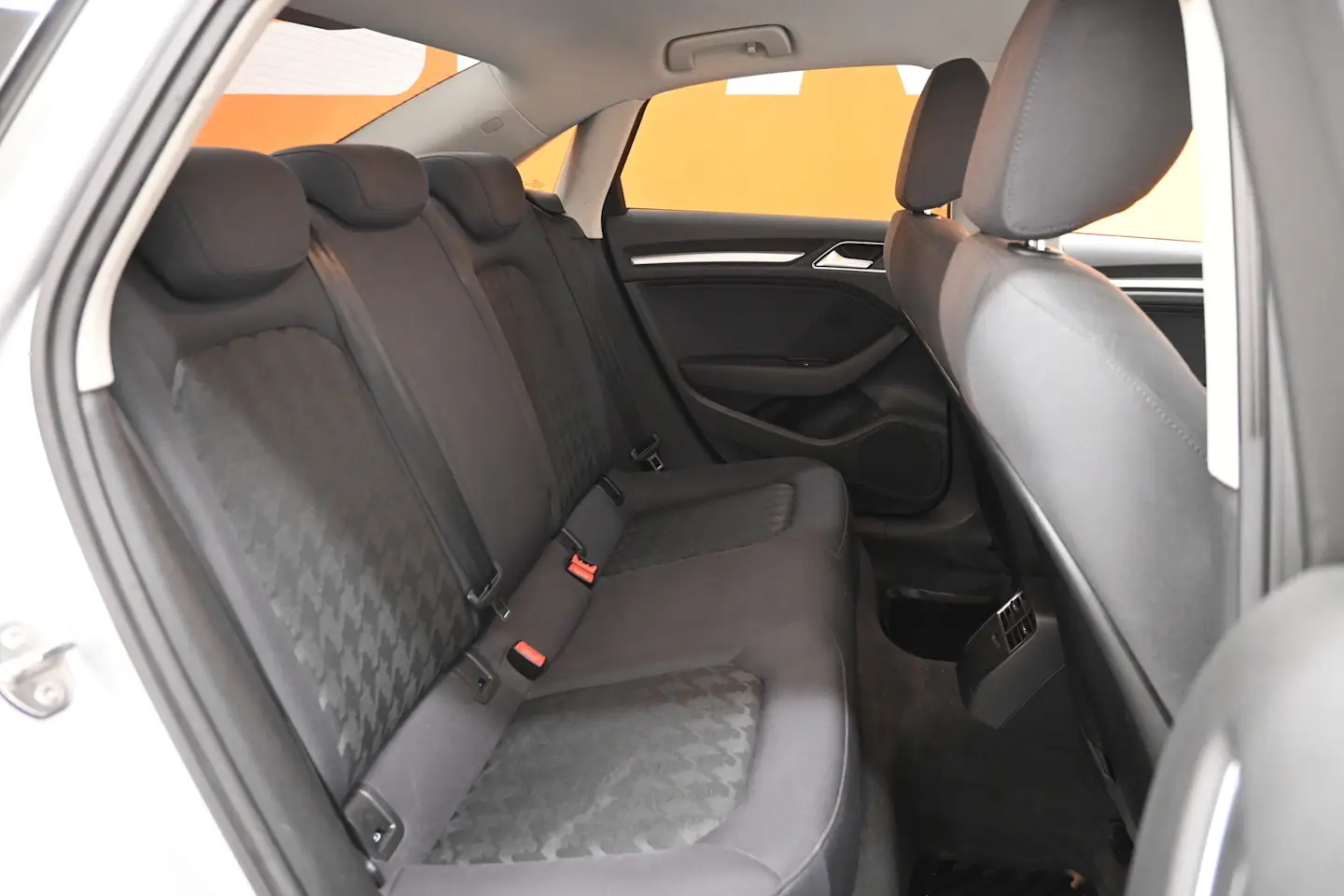Car Image - 2DLiovpphyfwaRoSY4IEYE