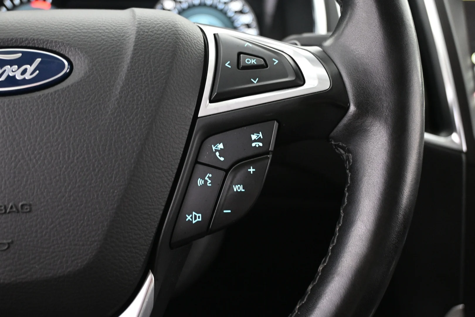 Car Image - 2KXEvzHyrw77APIVRBysUg