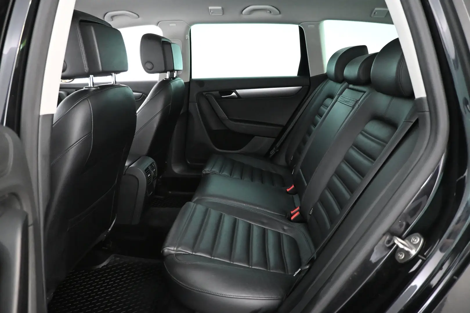 Car Image - 5Nhz8y2aW4YcjxEI20pDiy