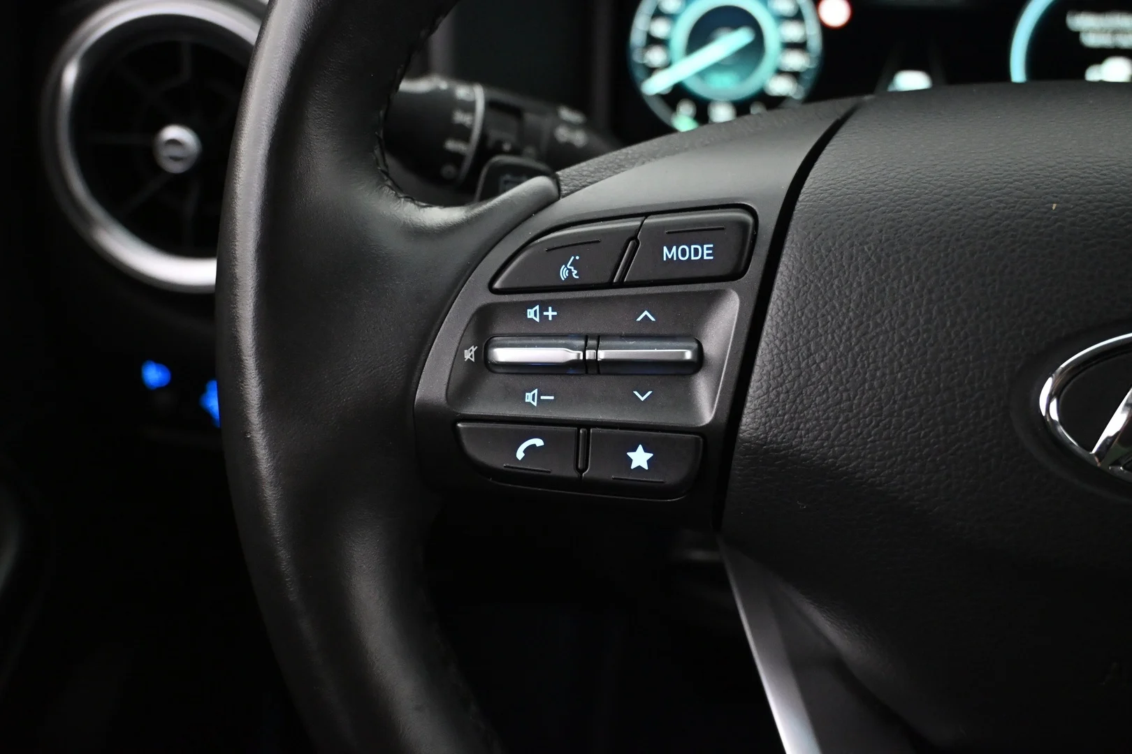 Car Image - 2xe0mPx4FAnGlcWAX0m4yp