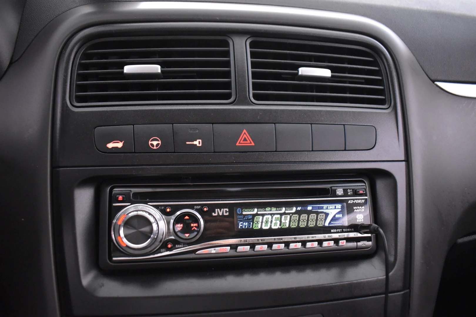 Car Image - 6pRcPJvA3OW694VMF82e8v