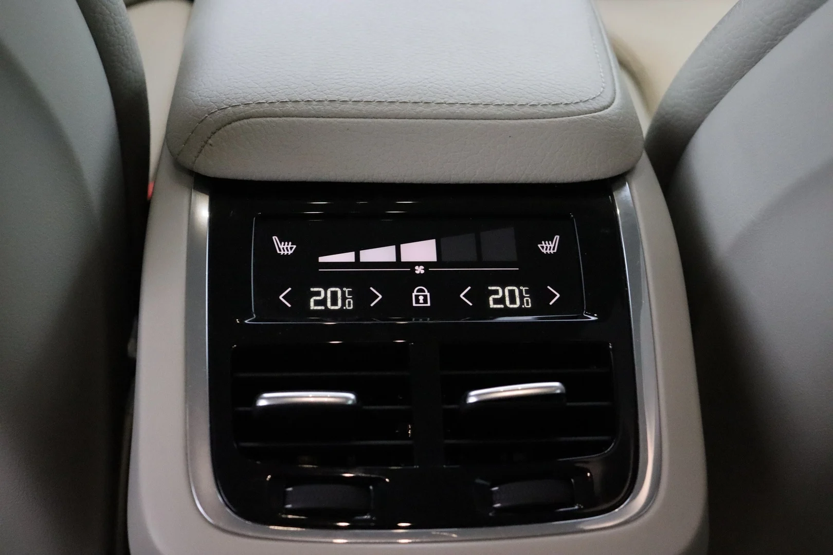 Car Image - 1RB94MmZXMrnZAOmj5n8co